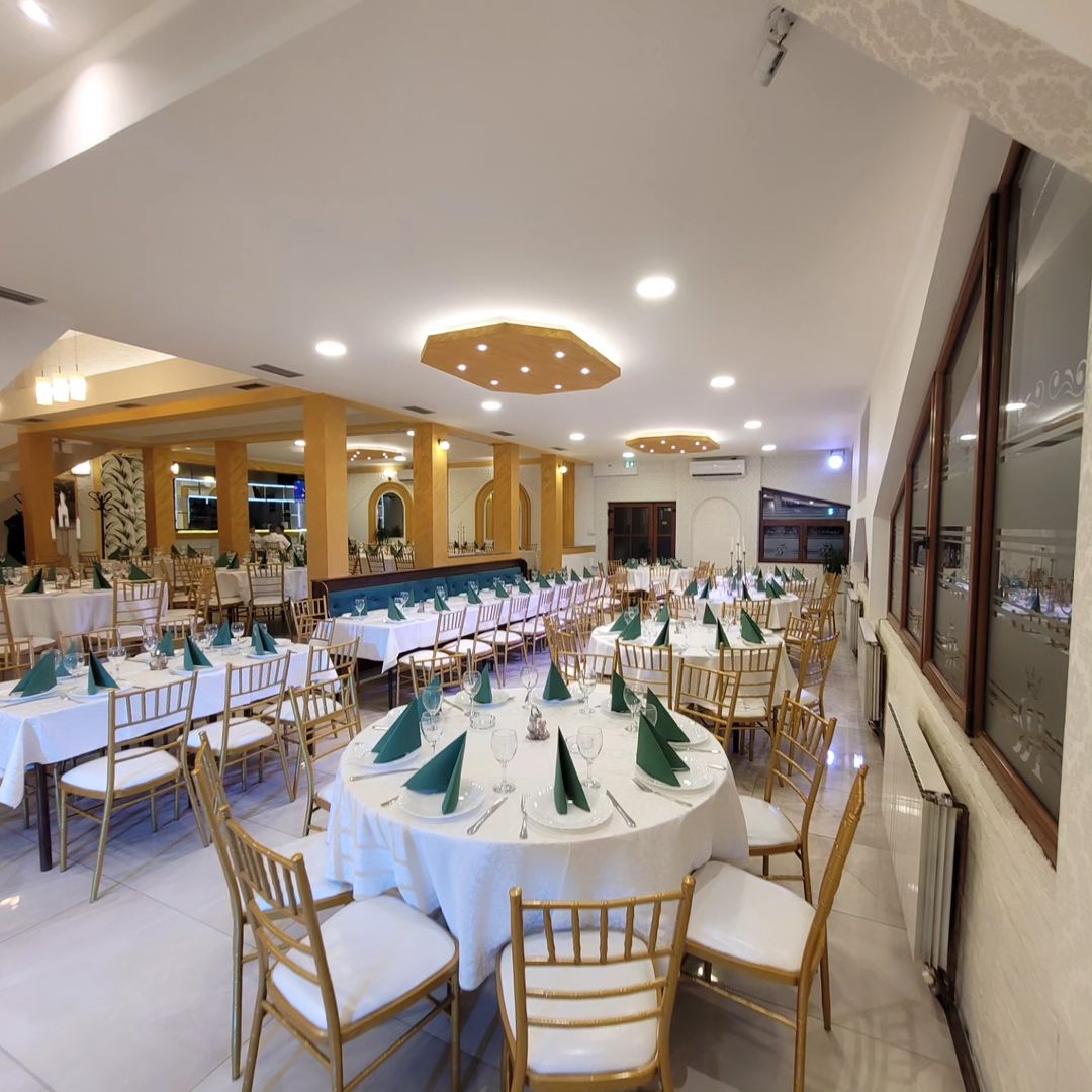 Tiffany zlatne stolice - Slika 2