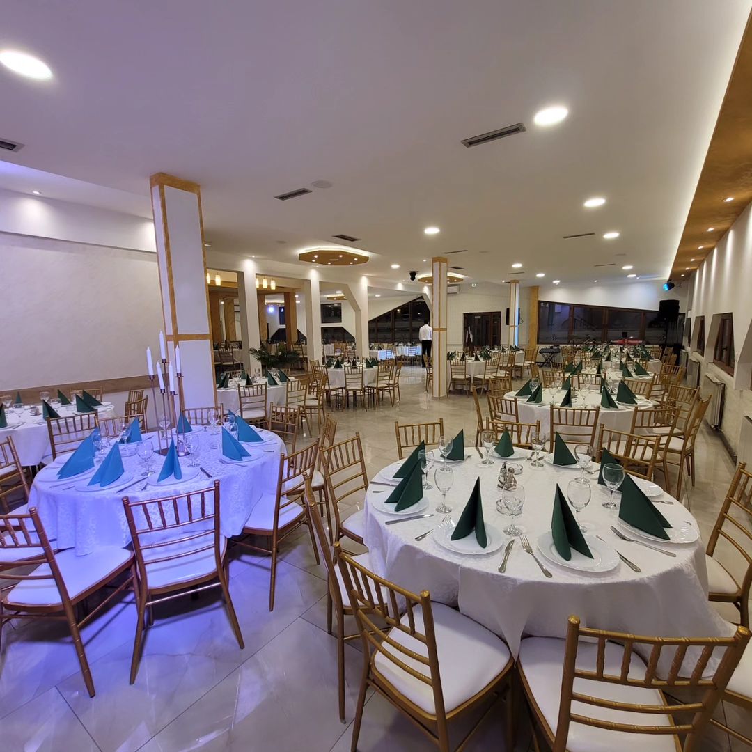 Tiffany zlatne stolice - Slika 4